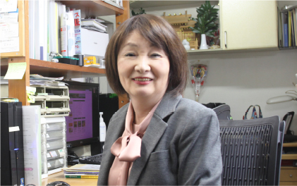 アポロ燃機工業　事務  稙田　雅子